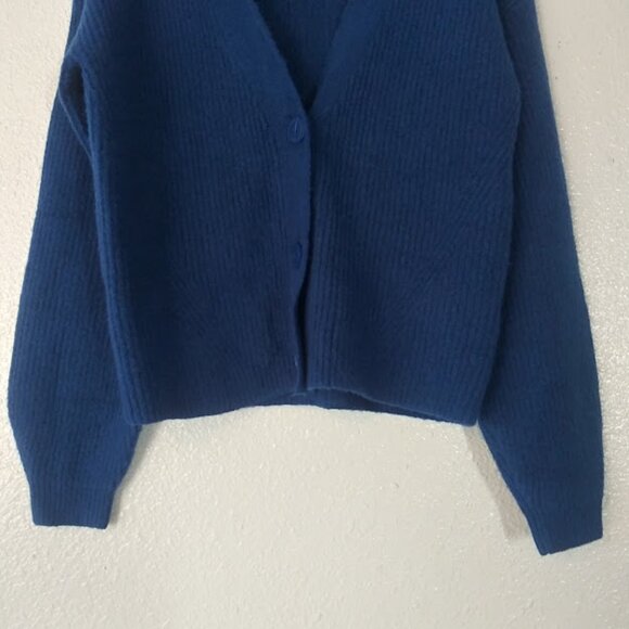 Halogen women's size M blue knitted cropped sweater - Picture 3 of 13